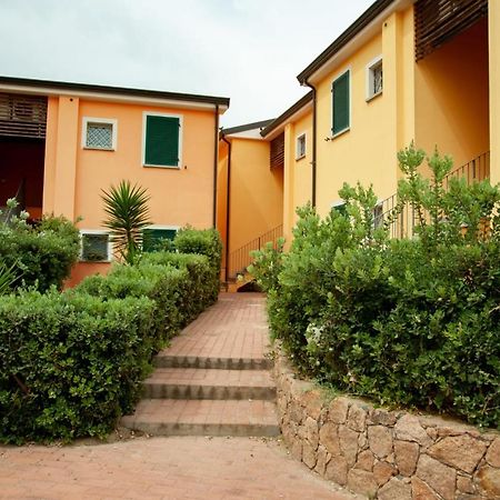 Residence Baia Delle Mimose Badesi Exterior photo