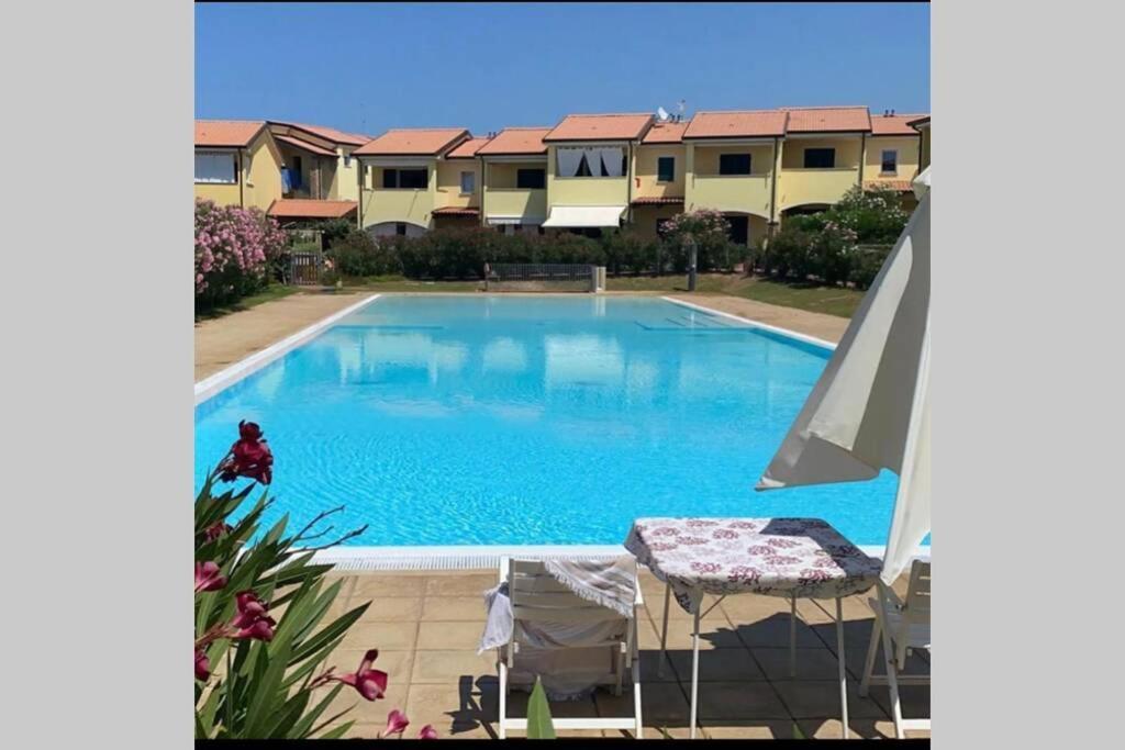 Residence Baia Delle Mimose Badesi Exterior photo